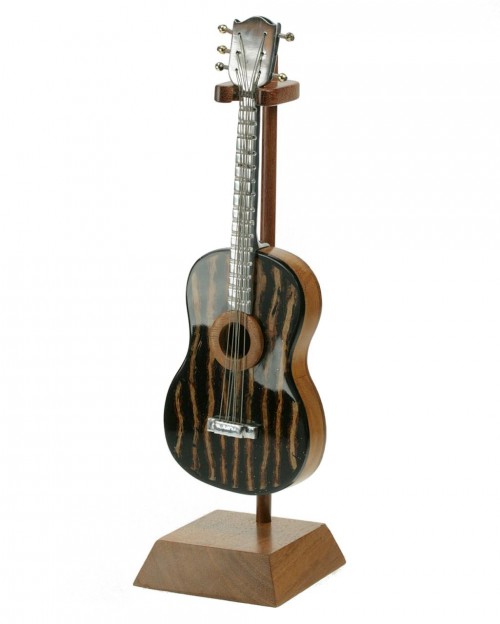 31-203 Accoustic guitar